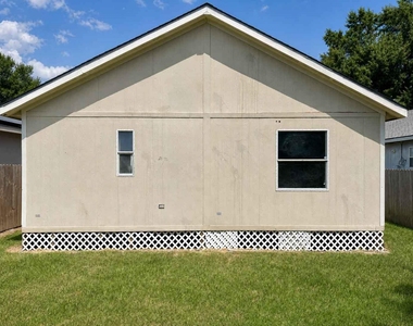 11919 Kingslake Forest Drive - Photo Thumbnail 4