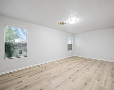 19606 Narcissus Brook Lane - Photo Thumbnail 22