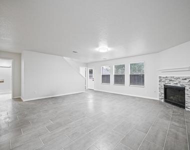 19606 Narcissus Brook Lane - Photo Thumbnail 4
