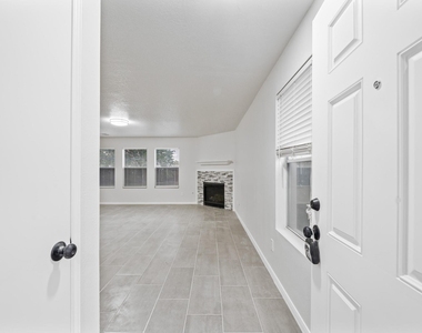 19606 Narcissus Brook Lane - Photo Thumbnail 3