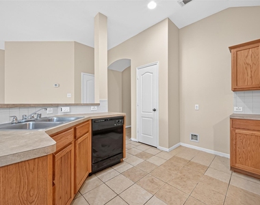 17230 Hollow Sands Court - Photo Thumbnail 14