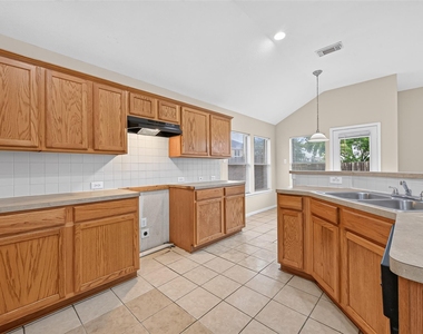 17230 Hollow Sands Court - Photo Thumbnail 11