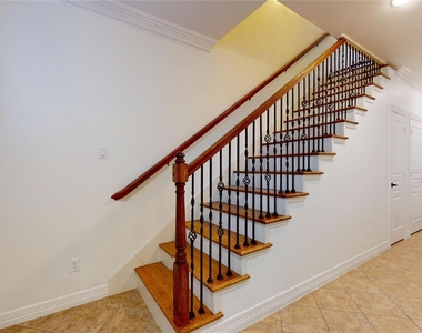 2540 Prospect Street - Photo Thumbnail 6