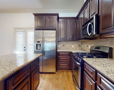 2540 Prospect Street - Photo Thumbnail 12