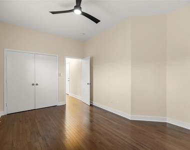 903 Roy Street - Photo Thumbnail 4