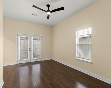 903 Roy Street - Photo Thumbnail 3