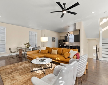903 Roy Street - Photo Thumbnail 9