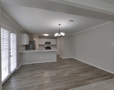 12607 Rio Grande Lane - Photo Thumbnail 4