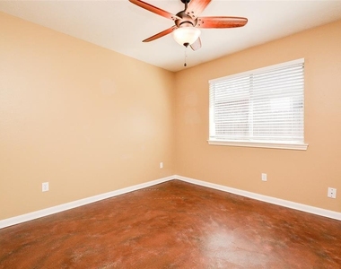 22823 Williamschase Drive - Photo Thumbnail 16