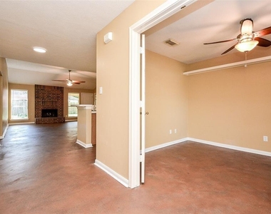 22823 Williamschase Drive - Photo Thumbnail 4