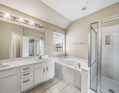 7107 Piney Meadow Court - Photo Thumbnail 14
