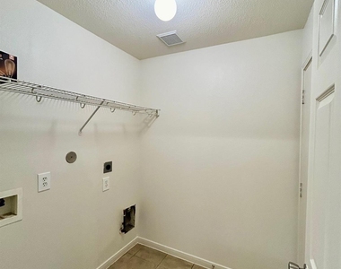 17522 Prospect Meadows Drive - Photo Thumbnail 11