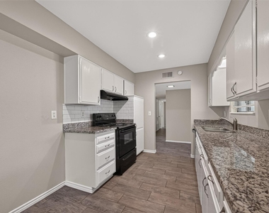 1715 Ramada Drive - Photo Thumbnail 15