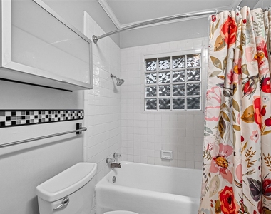 1758 Hawthorne Street - Photo Thumbnail 12