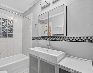 1758 Hawthorne Street - Photo Thumbnail 11