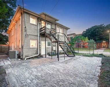 1758 Hawthorne Street - Photo Thumbnail 16