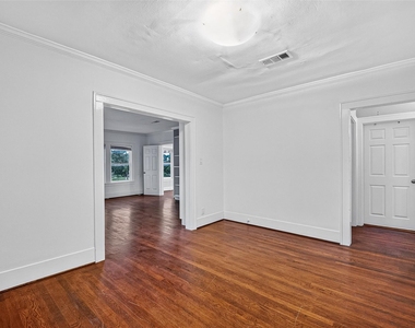 1758 Hawthorne Street - Photo Thumbnail 14