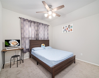 10443 Cecilia Star Lane - Photo Thumbnail 18