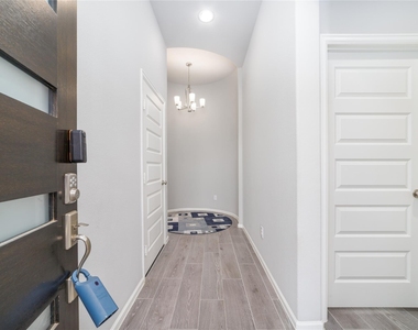 10443 Cecilia Star Lane - Photo Thumbnail 4