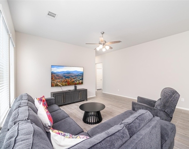 10443 Cecilia Star Lane - Photo Thumbnail 12
