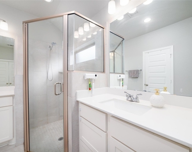 10443 Cecilia Star Lane - Photo Thumbnail 15