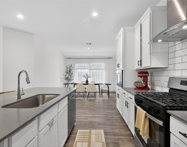 12812 Tokenhouse Lane - Photo Thumbnail 10