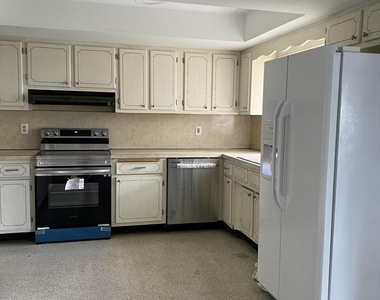 2643 Cherrywood Lane - Photo Thumbnail 5