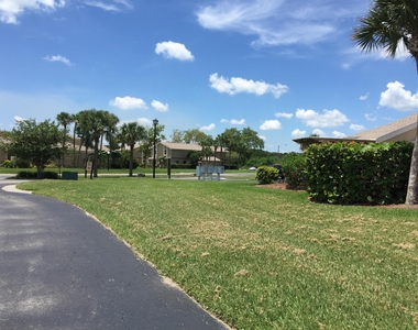 1011 Abada Court Ne - Photo Thumbnail 17