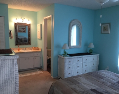 1011 Abada Court Ne - Photo Thumbnail 10
