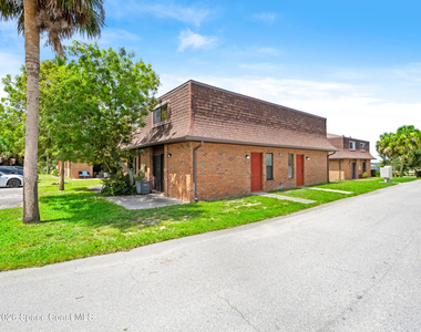 4616 Overlook Drive Ne - Photo Thumbnail 1