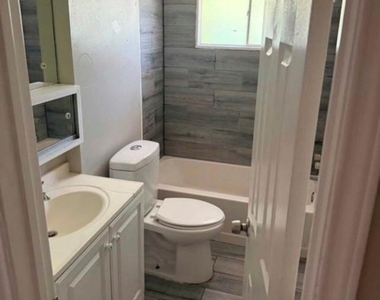 4714 29th Street - Photo Thumbnail 5
