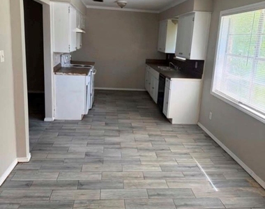 4714 29th Street - Photo Thumbnail 4