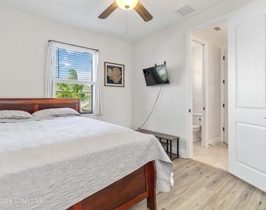 8212 Paragrass Avenue - Photo Thumbnail 24