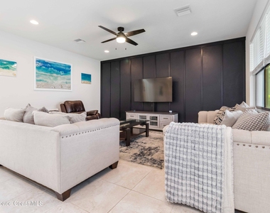 8212 Paragrass Avenue - Photo Thumbnail 4
