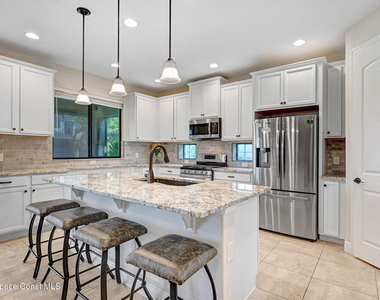 8212 Paragrass Avenue - Photo Thumbnail 9