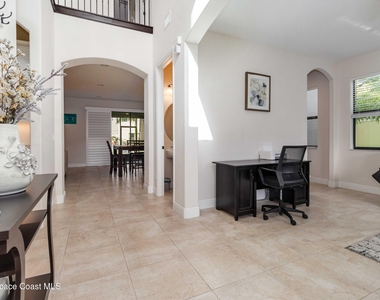 8212 Paragrass Avenue - Photo Thumbnail 15