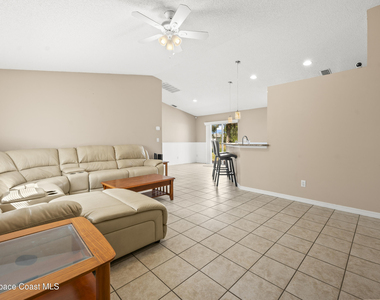 3219 Hainsworth Avenue Se - Photo Thumbnail 7