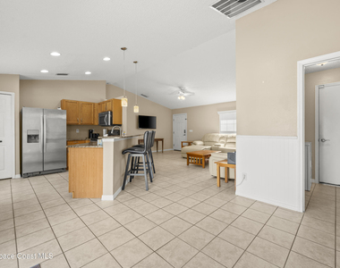 3219 Hainsworth Avenue Se - Photo Thumbnail 9