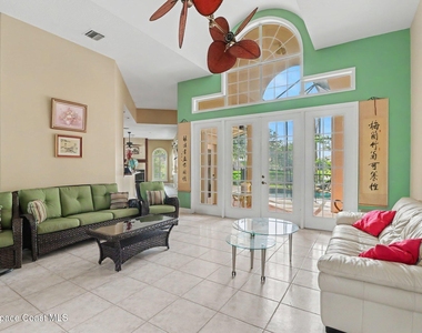 694 Palmer Way - Photo Thumbnail 2