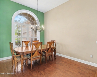 694 Palmer Way - Photo Thumbnail 6