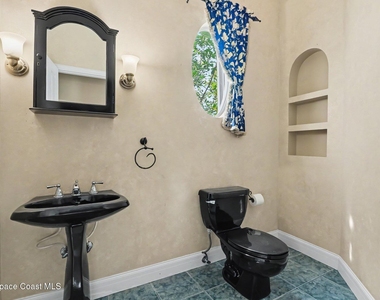 694 Palmer Way - Photo Thumbnail 7
