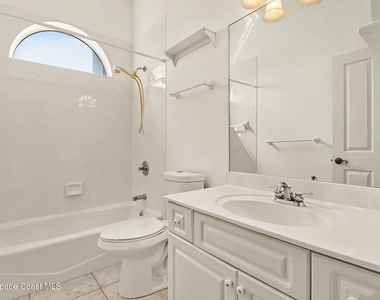 694 Palmer Way - Photo Thumbnail 11