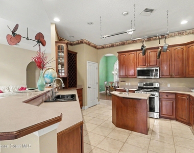 694 Palmer Way - Photo Thumbnail 4