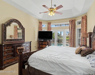 694 Palmer Way - Photo Thumbnail 8