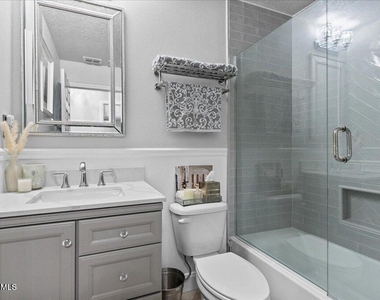 1320 Lara Circle - Photo Thumbnail 7