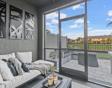 1320 Lara Circle - Photo Thumbnail 16