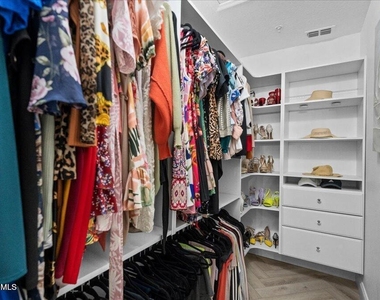 1320 Lara Circle - Photo Thumbnail 35