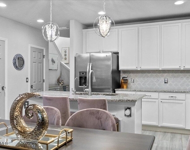 1320 Lara Circle - Photo Thumbnail 26