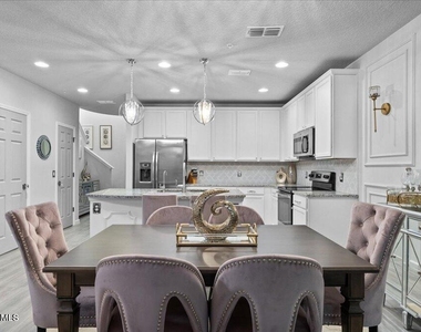 1320 Lara Circle - Photo Thumbnail 25