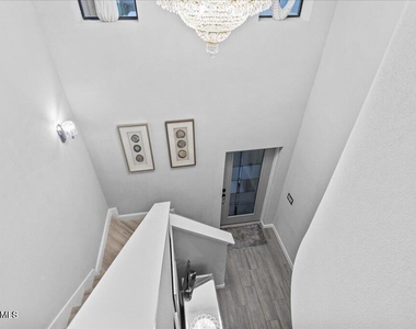 1320 Lara Circle - Photo Thumbnail 13